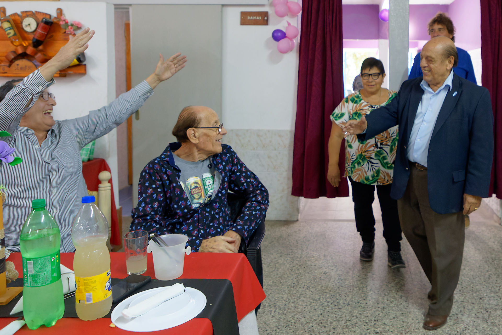 El Centro De Jubilados Jacarand Cumpli A Os Peri Dico Decision